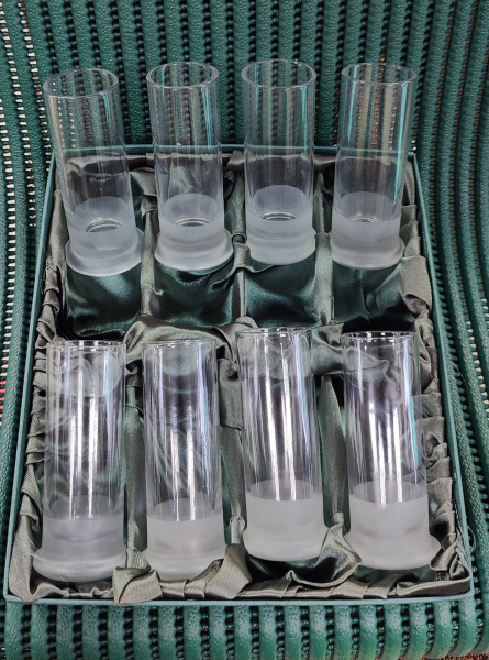 Набор стаканов 8 штук (прозрач.стекло, матовое основание) SG 3