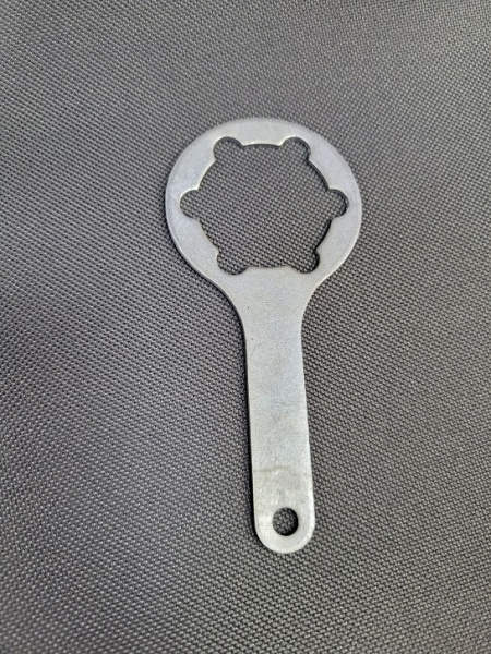 Ключ для клапана лодок,металл