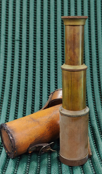 Подзорная труба в кожаном чехле 15 см Генри Гудзон